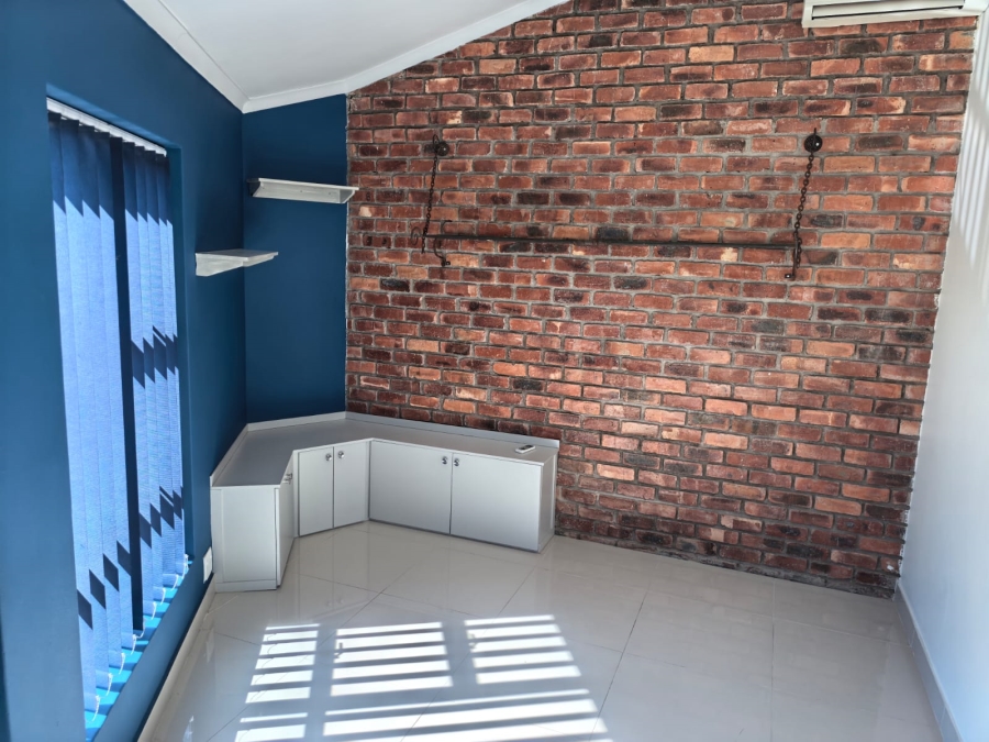 To Let 4 Bedroom Property for Rent in Steynsrust Western Cape